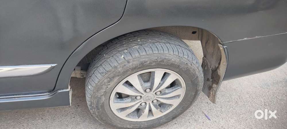 Toyota Innova 2.5v Diesel 2015  8 Seater  Excellent Condition