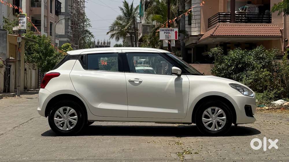 Maruti Suzuki Swift Vxi + Manual, 2022, Petrol