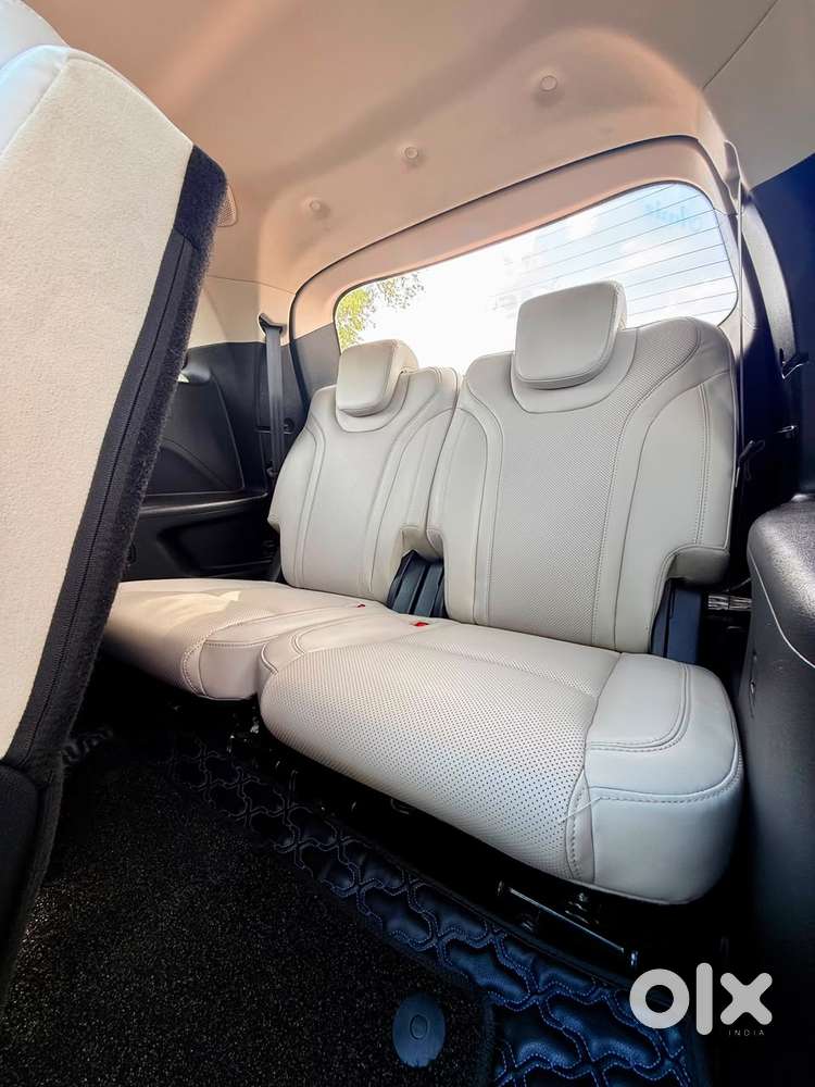 Mahindra Xuv700 2.2 Ax 7 Diesel Mt Luxury Pack Str, 2025, Diesel