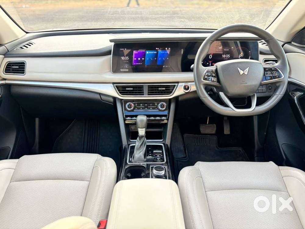 Mahindra Xuv700 2.2 Ax 7 Diesel At Luxury Pack Str Awd, 2025, Diesel