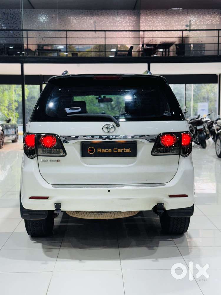 Toyota Fortuner 4x4 Manual Limited Edition, 2014, Diesel