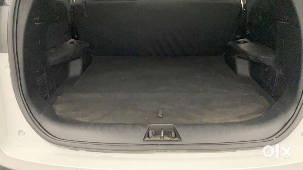 Mahindra Xuv700 2.2 Mx Diesel Mt 5 Str, 2022, Diesel