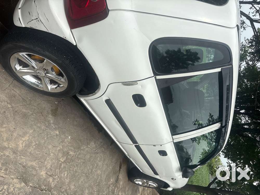 Zen Lxi 2005 Petrol White  Color