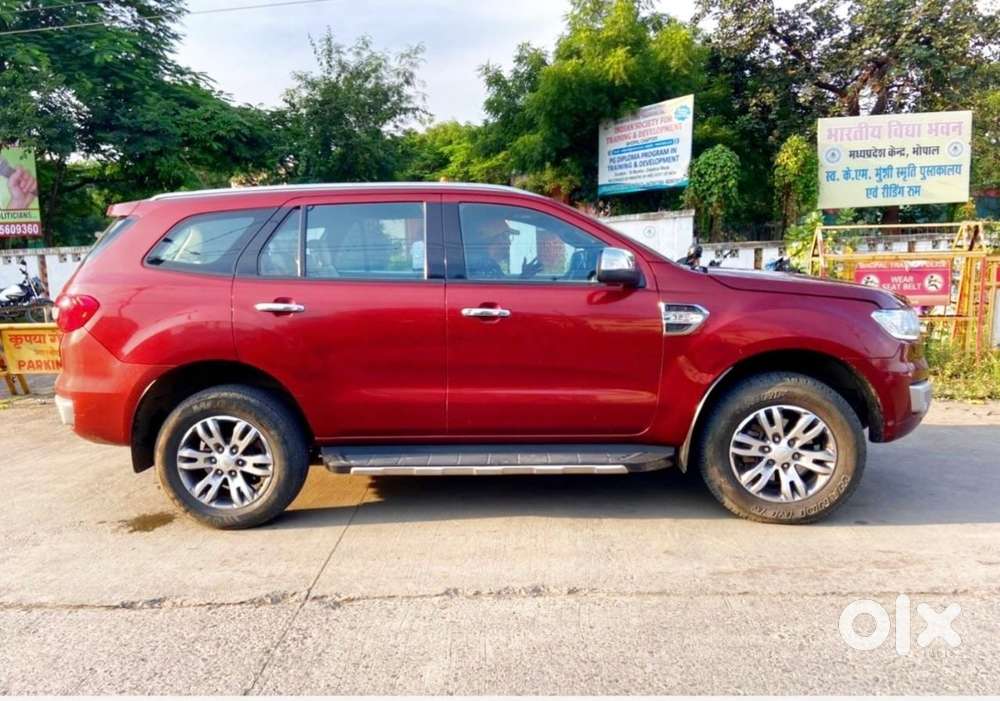 2016 Ford Endeavour 3.2 Titanium Plus 4x4 At | 1st Owner | New Tyres