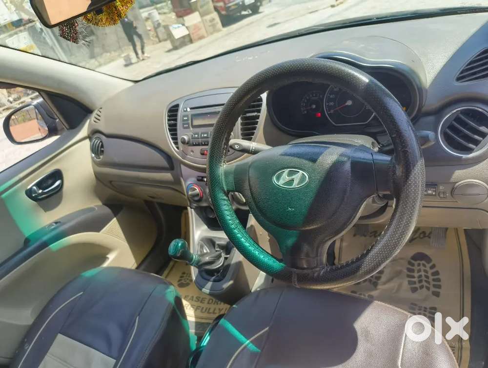 Urgent Sale: I10 Sportz 2011  82.5k Km  Clean & Maintained