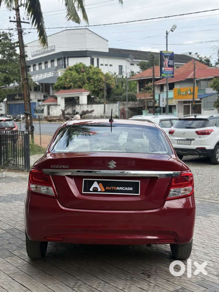 Maruti Suzuki Dzire Vxi Ags, 2022, Petrol