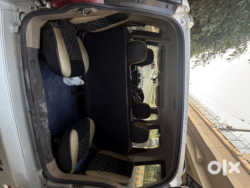 Mahindra Tuv300 T8