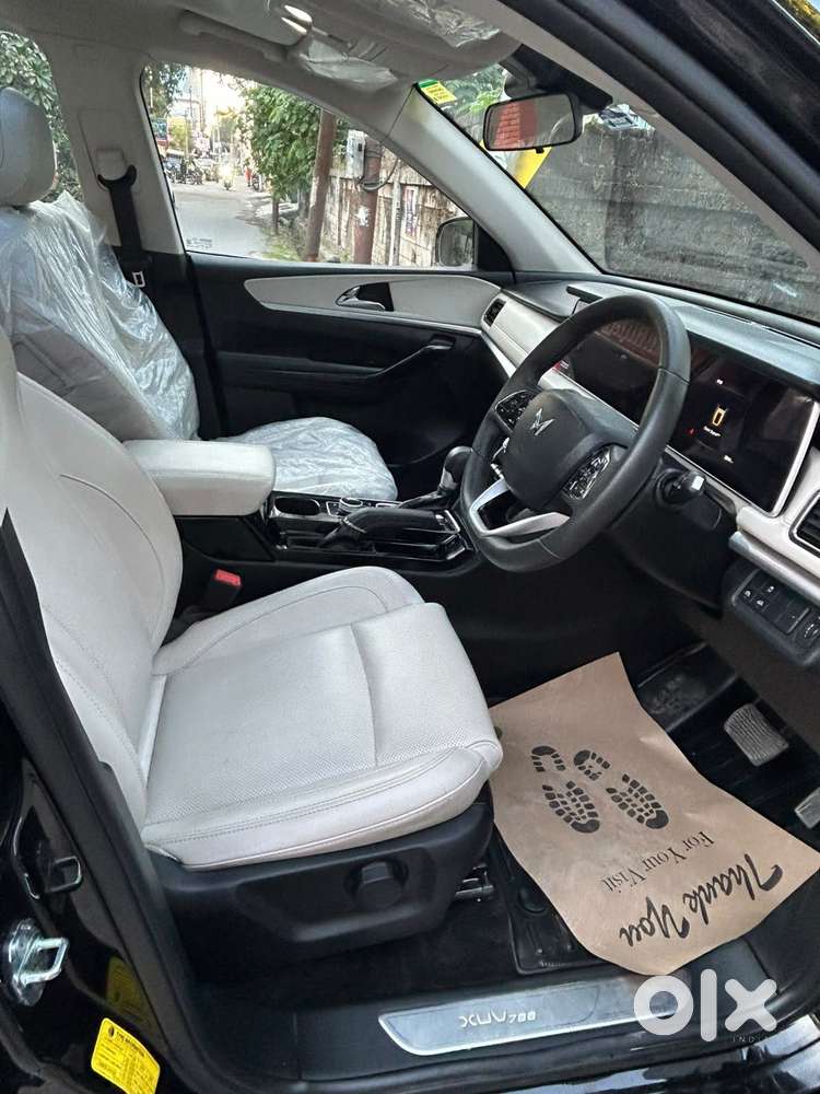 Mahindra Xuv700 2.2 Ax 7 Diesel At Str, 2025, Diesel
