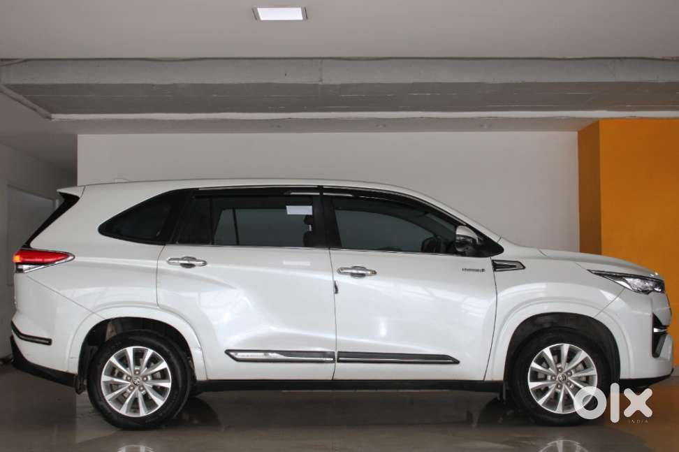Toyota Innova Hycross 2.0 Vx Hybrid 8 Str, 2023, Petrol