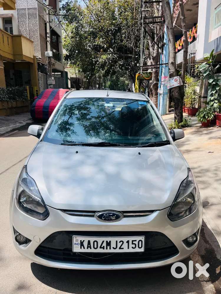 Ford Figo Petrol Manual 2011 Titanium