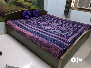 Triple cot shop bed price