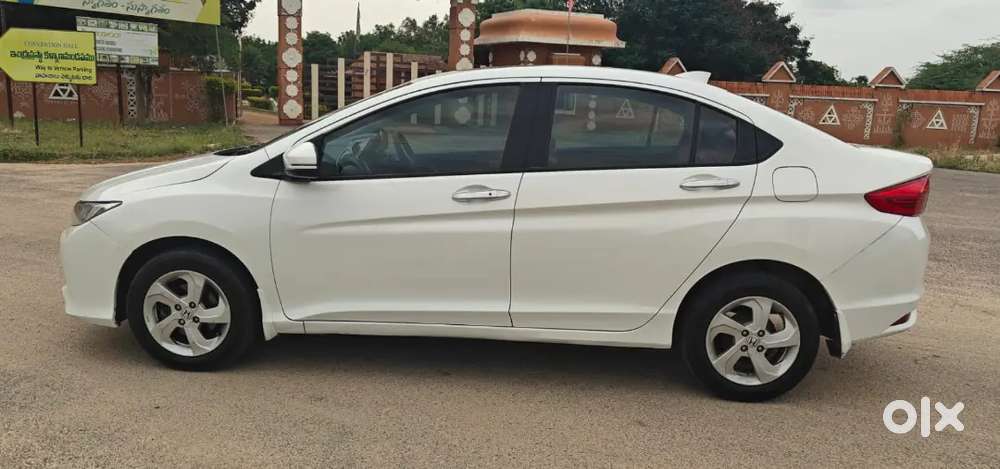 Honda City Vx 2016 Topend With Sunroof