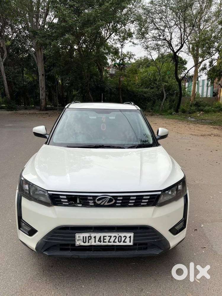 Mahindra Xuv300 1.2 W6 Amt Petrol, 2022, Petrol
