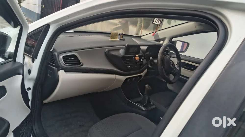 Tata Altroz 1.2 Petrol 2021