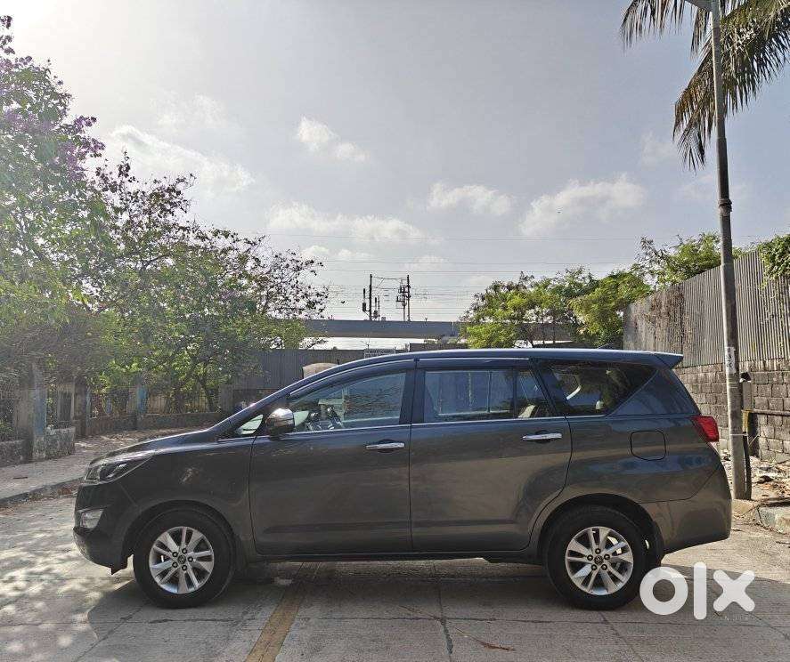 Toyota Innova Crysta 2.8 Zx At 7 Seater, 2017, Diesel