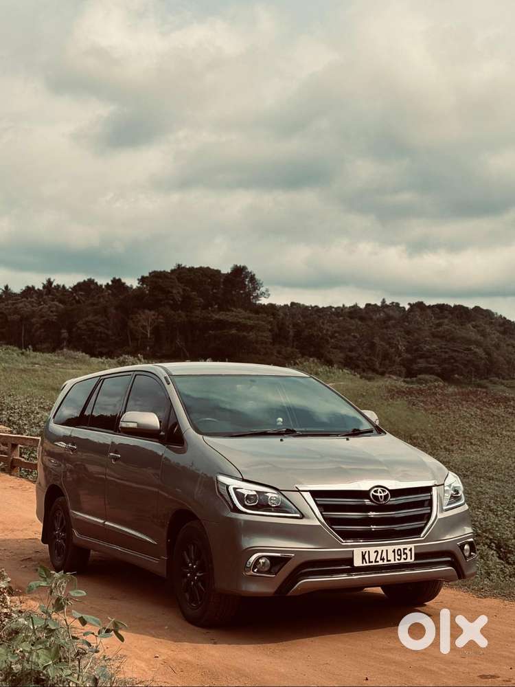 Toyota Innova 2015
