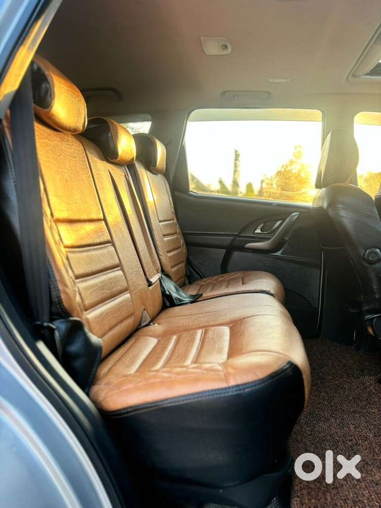 Mahindra Xuv500 W9, 2019