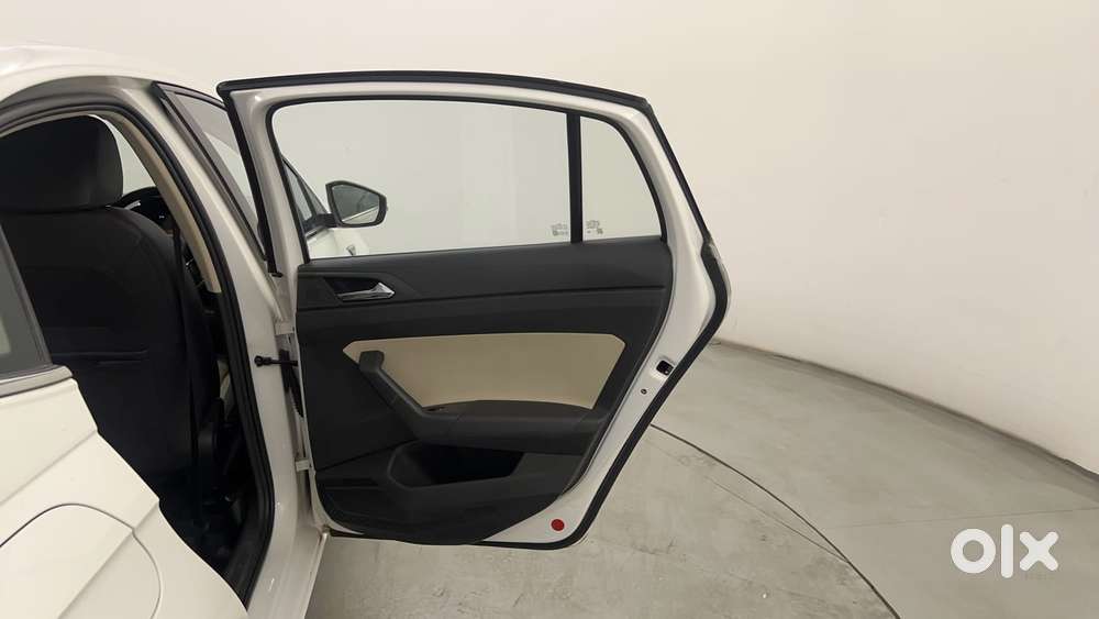 Skoda Slavia Style 1.0l Tsi At, 2022, Petrol