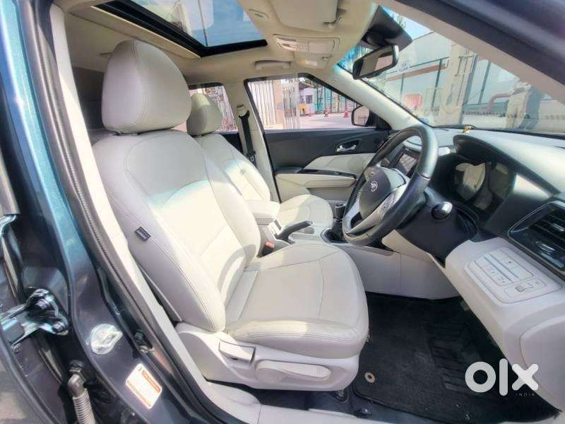 Mahindra Xuv300 W8, 2020, Petrol
