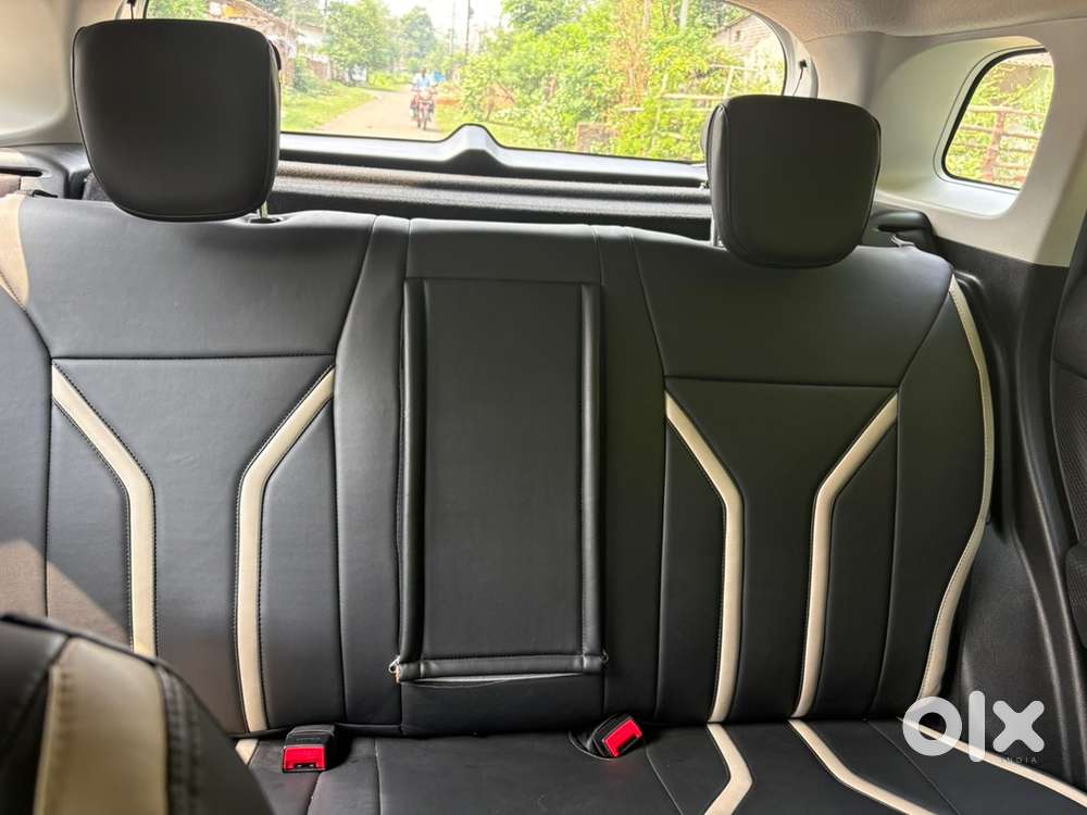 Maruti Suzuki Brezza Petrol Manual Lxi 2024