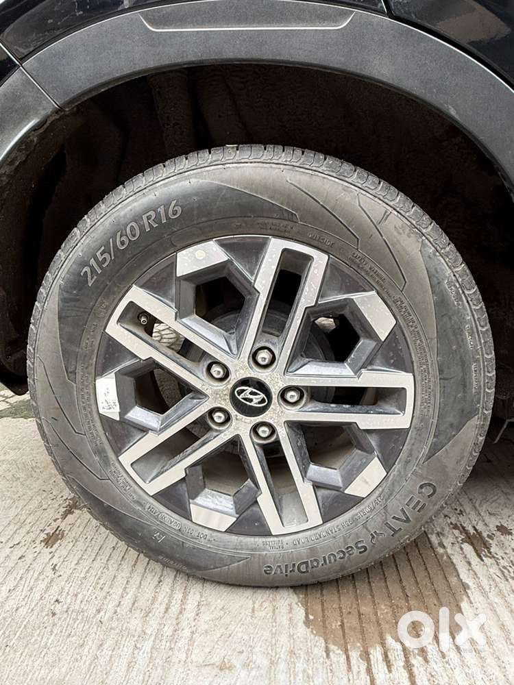 Hyundai Venue Petrol Manual 2023