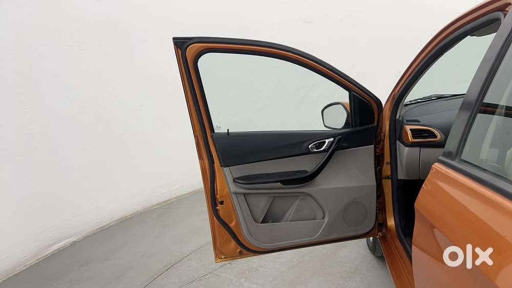 Tata Tiago Xz, 2016, Petrol