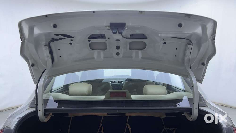 Maruti Suzuki Swift Dzire Vxi Optional, 2016, Petrol