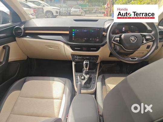 Skoda Slavia 1.0 Tsi Style At, 2025, Petrol