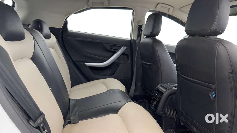 Tata Nexon 1.5 Revotorq Xma Plus (s) Amt, 2023, Petrol