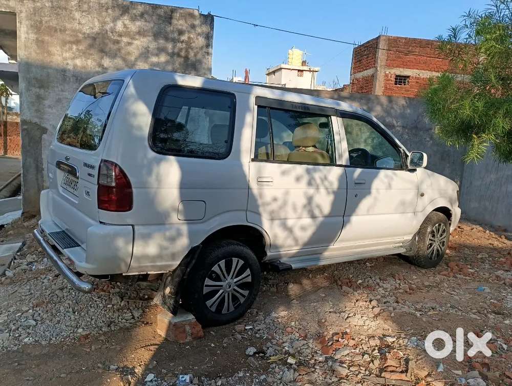 Chevrolet Tavera 2015