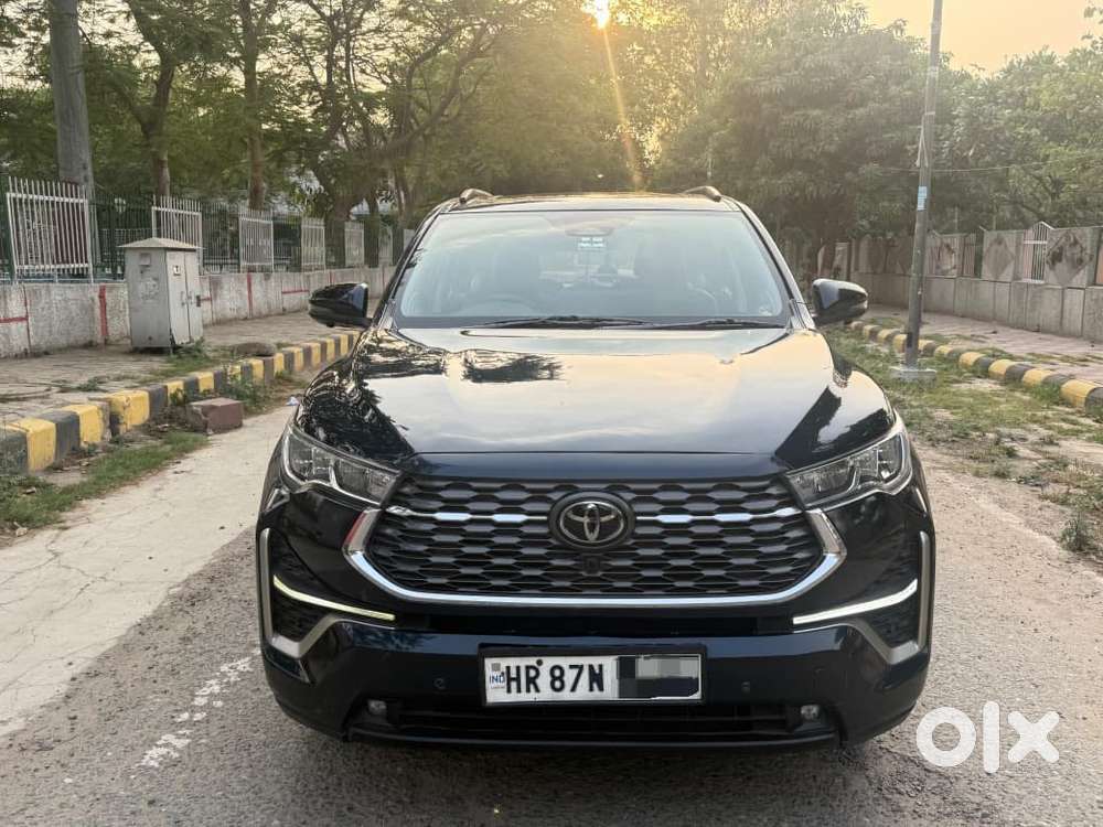 Toyota Innova Hycross 2.0 Zx Hybrid 7 Str, 2023, Petrol