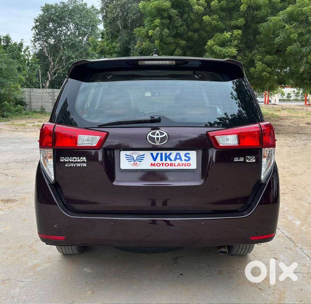 Toyota Innova Crysta 2.8 Zx At 7 Seater, 2016, Diesel