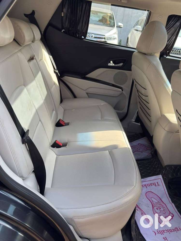 Mahindra Xuv300 W8 Option Diesel, 2023, Diesel