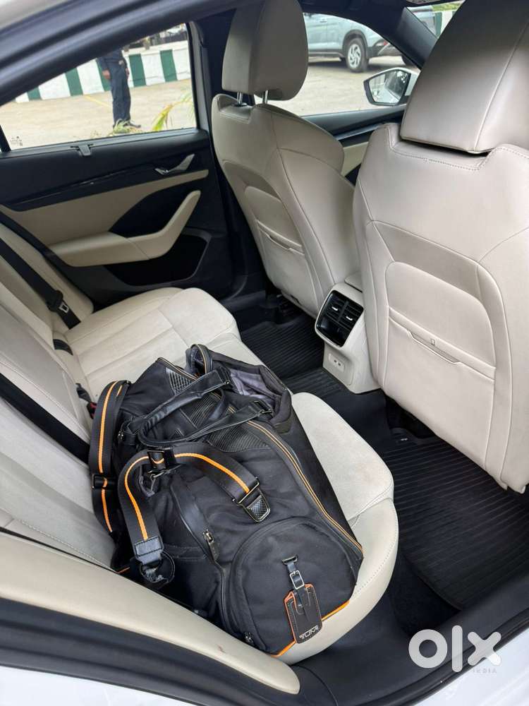 Skoda Octavia 2.0 L K Tsi At, 2023, Petrol