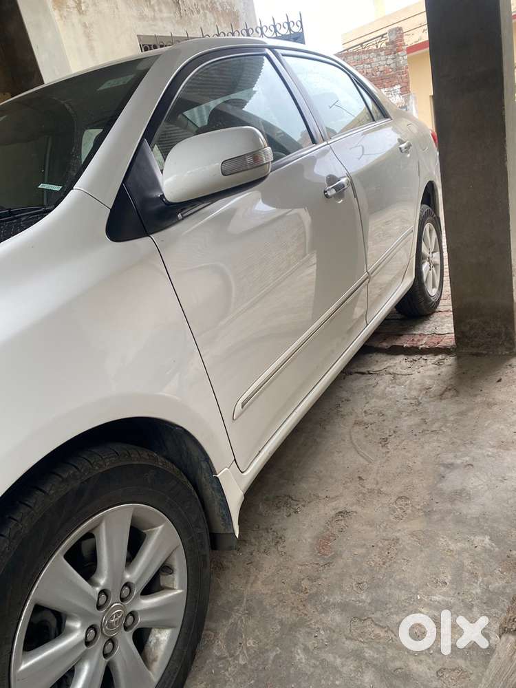 Teacher Driventoyota Corolla Altis 2013