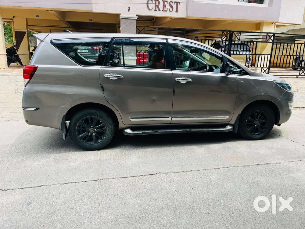 Toyota Innova Crysta 2.4 V 8 Str, 2017, Diesel