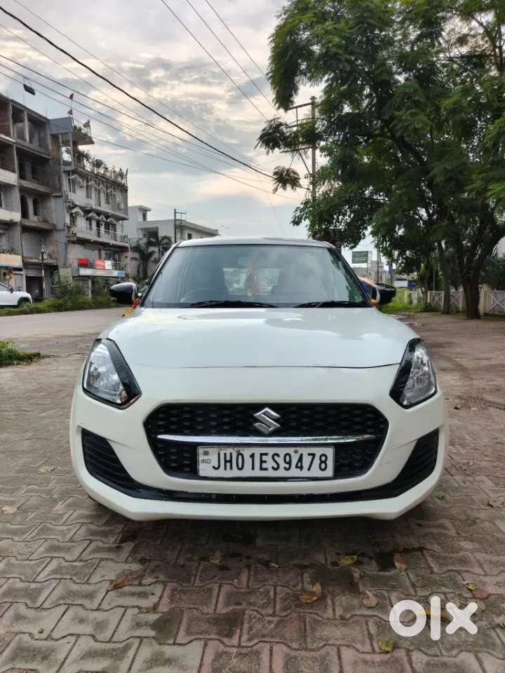 Maruti Suzuki Swift Vxi, 2022, Petrol