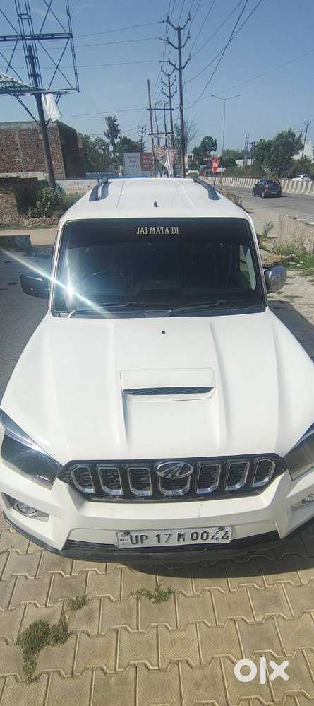 Mahindra Scorpio S6, 2017