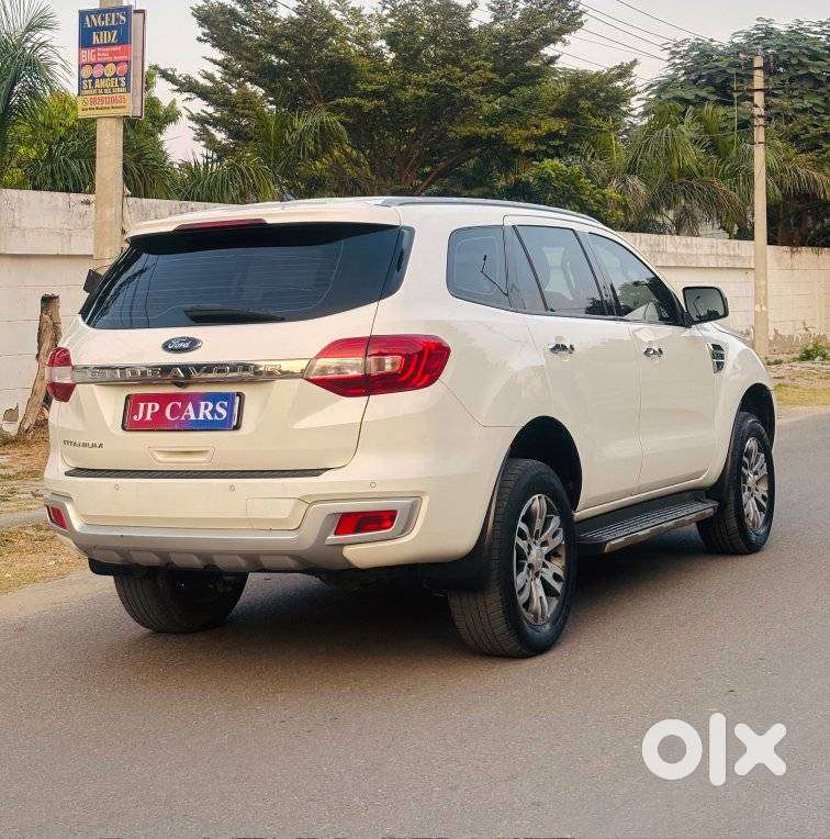 Ford Endeavour 2.2 Titanium At 4x2, 2016, Diesel