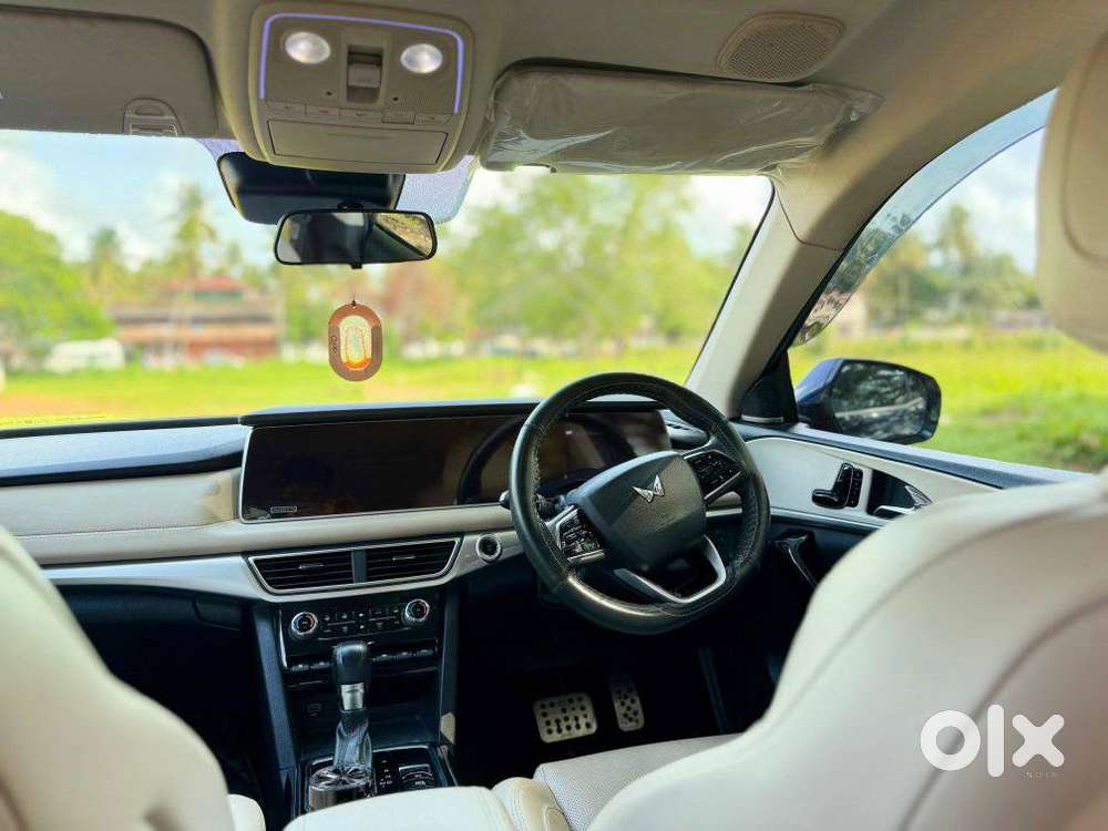 Mahindra Xuv700 2.2 Ax 7 Diesel At Luxury Pack Str, 2022, Diesel