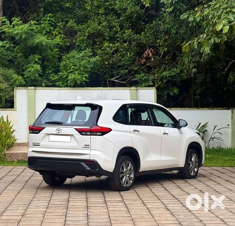 Toyota Innova Hycross Zx(o), 2023, Petrol
