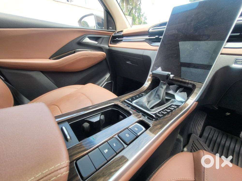 Mg Hector Plus Savvy Pro 1.5 Turbo Petrol Cvt 7 Str, 2023, Petrol