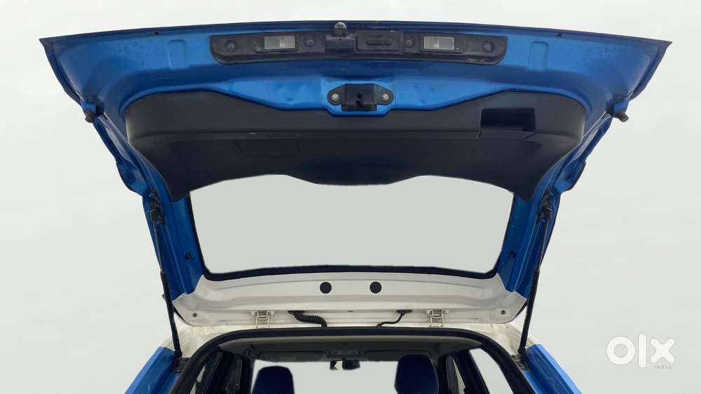 Nissan Magnite 1.0 Xv Premium Turbo Cvt, 2022, Petrol