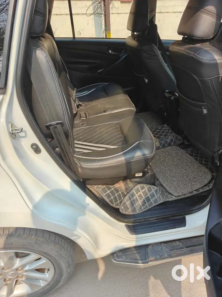 Toyota Innova Crysta 2023 Diesel 30000 Km Driven November 2023