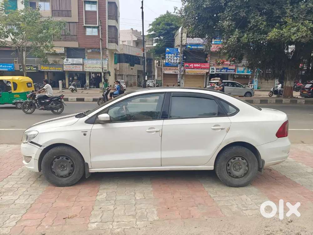 Skoda Rapid 1.6 Ambition 2013