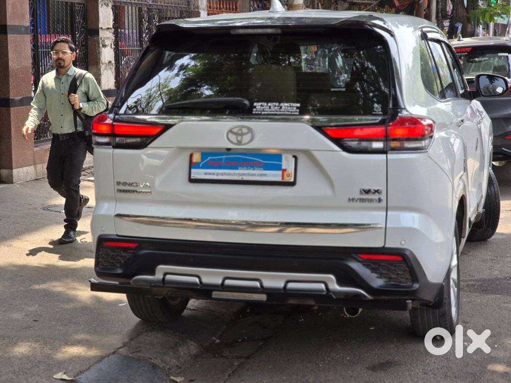 Toyota Innova Hycross 2.0 Vx Hybrid 8 Str, 2023, Petrol