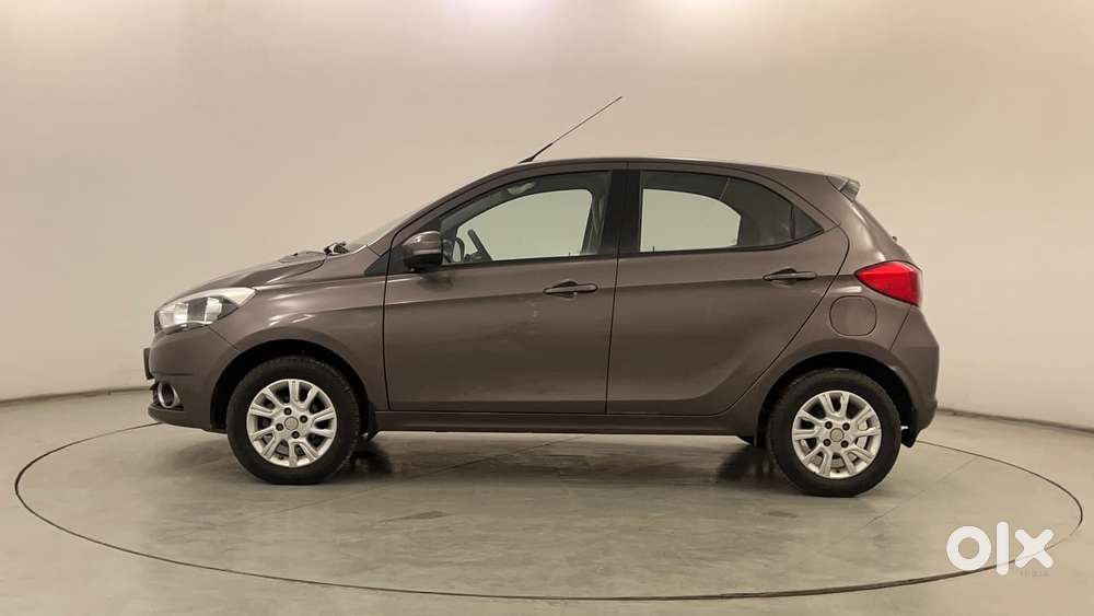 Tata Tiago Xza, 2018, Petrol