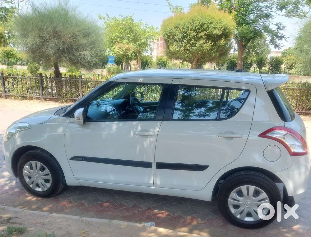 Maruti Suzuki Swift Vxi Abs Bsiv, 2013, Petrol