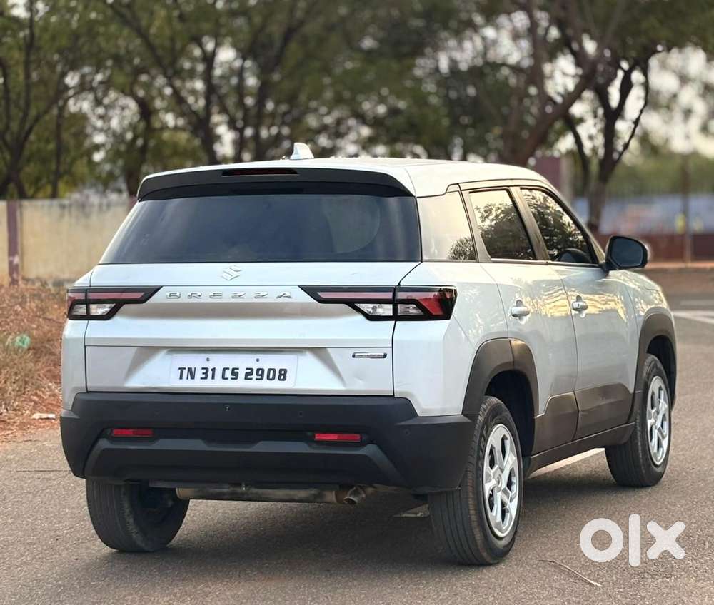 Maruti Suzuki Brezza 1.5 Lxi Smart Hybrid, 2023, Petrol