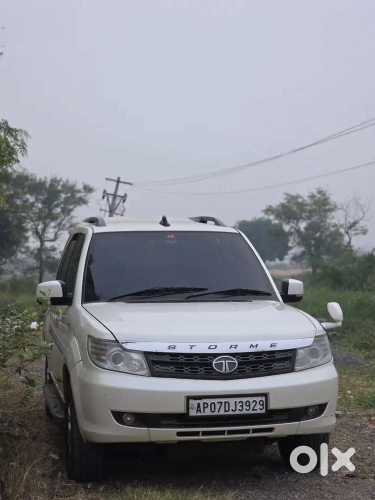 Tata Safari Storme 2017